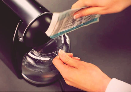 Détartrage de la machine à café de la manière la plus rapide et la plus efficace possible