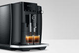 JURA E4 (EA) Piano Black avec 49 € de café offert et 2+1 an extra de garantie